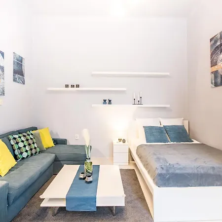 - Quiet - Comfy Апартаменты *