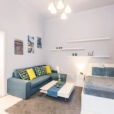 - Quiet - Comfy Апартаменты *